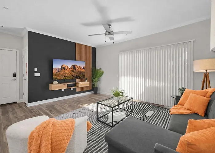 Apartment Luxury 2br Escape Ev Parking Pool Views & Pet-friendly