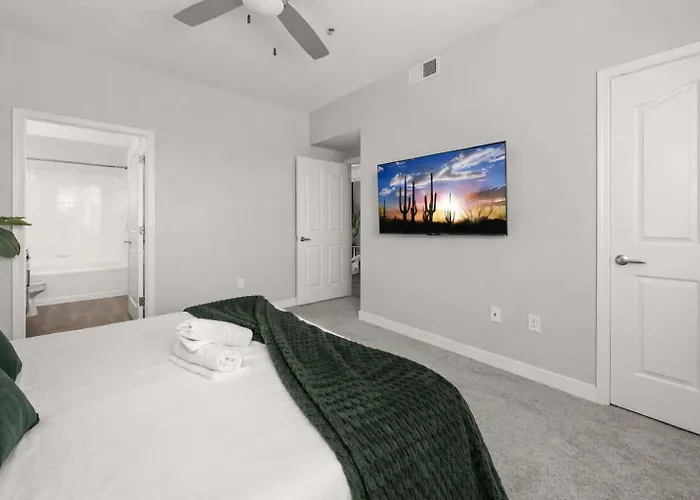 Apartment Luxury 2br Escape Ev Parking Pool Views & Pet-friendly