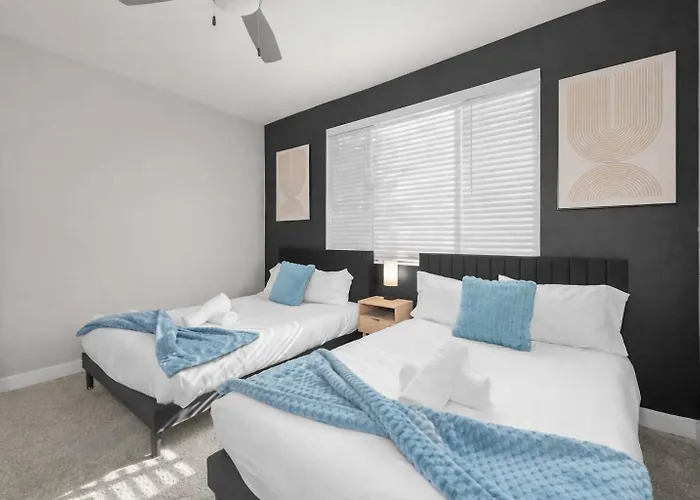 Luxury 2br Escape Ev Parking Pool Views & Pet-friendly Apartment Scottsdale