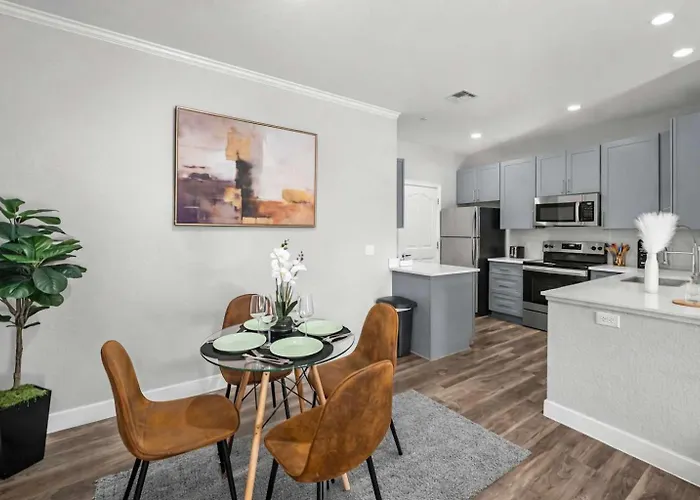Luxury 2br Escape Ev Parking Pool Views & Pet-friendly * Scottsdale