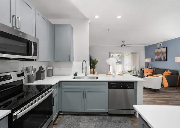 Apartment Luxury 2br Escape Ev Parking Pool Views & Pet-friendly