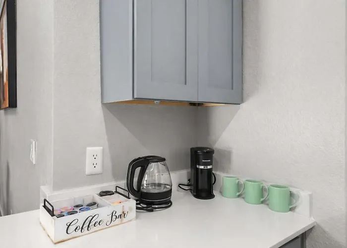 Apartment Luxury 2br Escape Ev Parking Pool Views & Pet-friendly